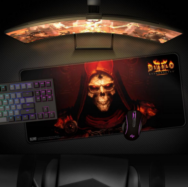 Podložka pod myš Diablo II: Ressurected - Skeleton Limited Edition (velikost XL) (poškozený obal)