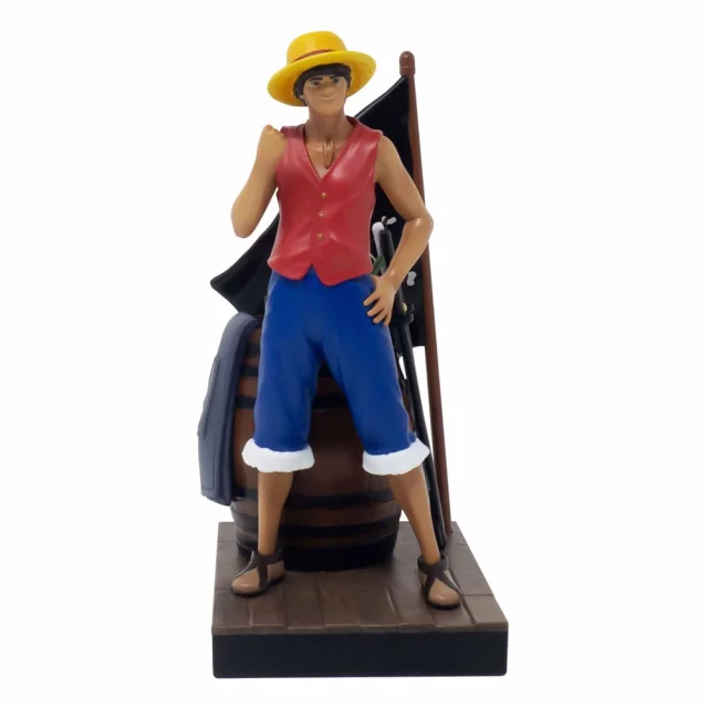 Dárkový set One Piece - Netflix & Chill Gift Box (figurka, láhev, deka, samolepky)