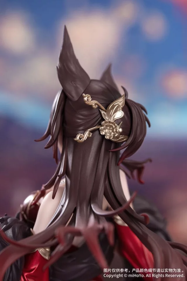 Anime figurka červené šaty