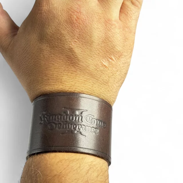 Kožený náramek Kingdom Come: Deliverance II - Logo