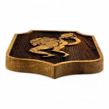 Replika Kingdom Come: Deliverance II - Dřevěný štít na stěnu Bezedná Díra (malý)