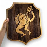 Replika Kingdom Come: Deliverance II - Dřevěný štít na stěnu Bezedná Díra (velký)