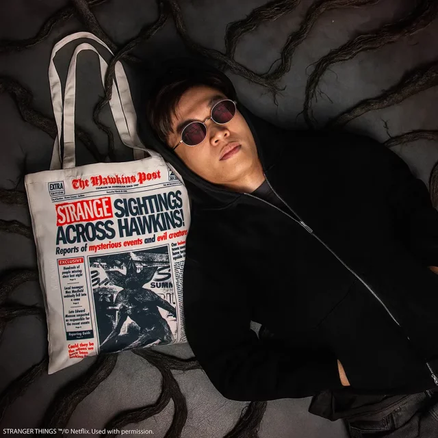 Taška Stranger Things - Hawkins Turned Upside Down