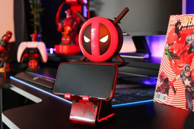 Stojánek Cable Guys - Deadpool Ikon Phone and Controller Holder