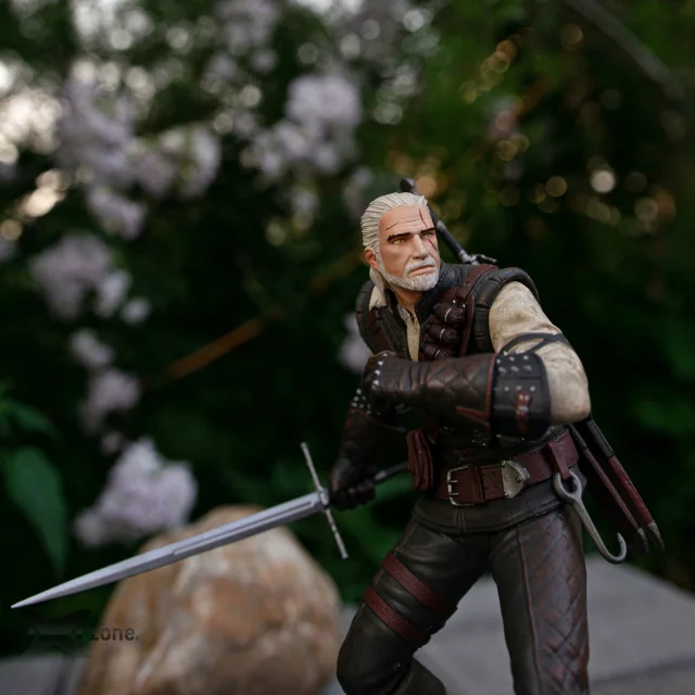 Figurka Zaklínač 3 - Geralt Manticore (Dark Horse)