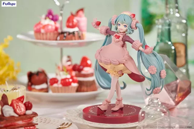 Figurka Vocaloid - Hatsune Miku Strawberry Chocolate Short