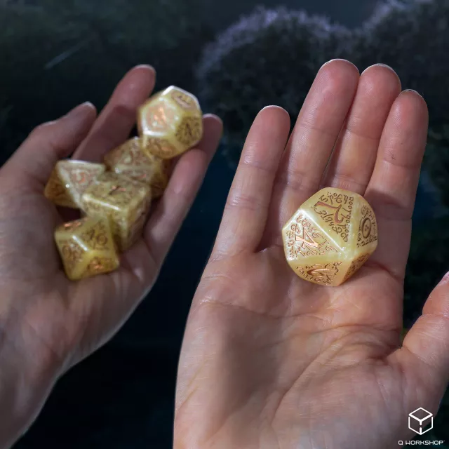 Kostky Q-Workshop: Elvish Jumbo Dice Set (Q-Workshop)