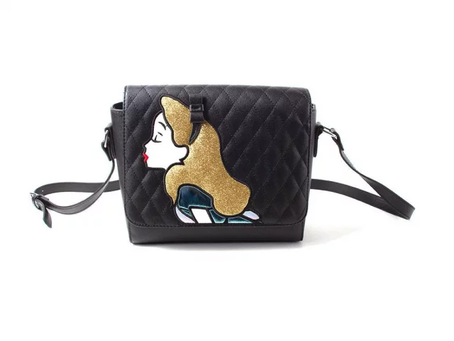 Kabelka Alenka v Říši Divů