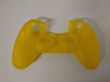Silikonový obal na DualShock 4 - žlutý