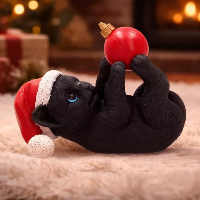 Vánoční ozdoba Jingle Paws - Cat in Santa Hat Playing With Bauble (Nemesis Now) - Nemesis Now
