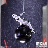 Vánoční ozdoba Star Wars- Stormtrooper Wrecking Ball (Nemesis Now)