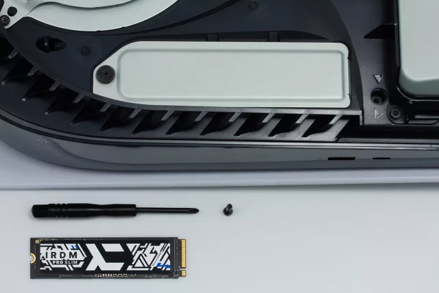 SSD disk pro konzoli PlayStation 5 - GOODRAM IRDM PRO SLIM 1TB