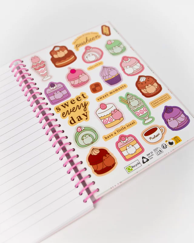 Sešit Pusheen – The Society of Little Treats (+ nálepky)